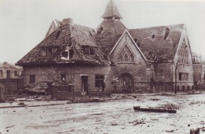 De vernielingen in de oorlog aangericht (foto via G. Kuiper te Appingedam).
