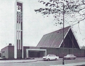 De Opstandingskerk, die in 1967 door de Gereformeerde Kerk van Helpman in gebruik genomen werd.