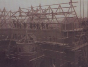 De bouw van de gereformeerde Nieuwe Kerk te Kampen (1912).