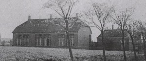 De gereformeerde school, die in 1913 geopend werd.