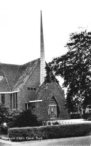 De tegenwoordige gereformeerde kerk te Oostwold, die in in gebruik genomen werd. Het is een rijksmonument.