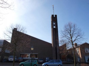De in 1969 in gebruik genomen gereformeerde Immanuelkerk aan de Kerkstraat in Rijnsburg blkijft open