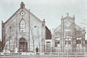 De gereformeerde kerk te Wormerveer (1877), moederkerk van de gereformeerden te Zaandijk.