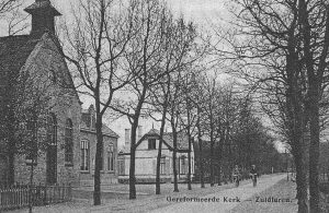De evangelisatiearbeid te Gasteren en Oudemolen ging uit van de Gereformeerde Kerk te Zuidlaren. Deze eerste kerk was van ... tot ... in gebruik.