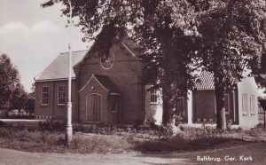 De in 1934 in gebruik genomen gereformeerde kerk in Balkbrug.