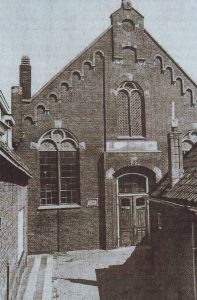 Het in 1866 in gebruik genomen gereformeerde kerkje te Bolsward.