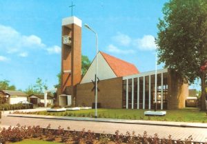 De in septembe 1966 in gebruik genomen gereformeerde kerk te Zwaagwesteinde.