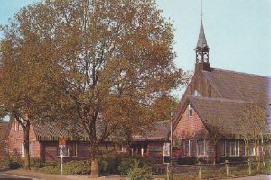 De in 1980 in gebruik genomen Kruiskerk te Diever.