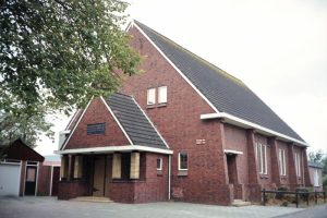 Dit is de vroegere Hersteld Verbandkerk, nu PKN-kerk (foto: Reliwiki, Andre van Dijk).