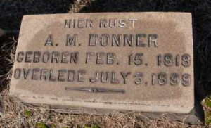 De steen op het graf van de schrijver van dit artikel, A.M. Donner.