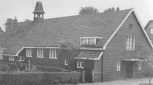 Het gereformeerde houten noodkerkje in Treebeek.