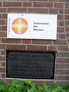 De eerste steen van de gereformeerde kerk te Meeuwen (foto: de heer Bas voor den Dag).