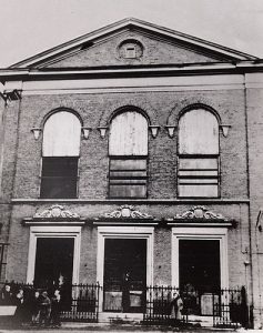 De synagoge (die overigens in 1960 werd afgebroken).